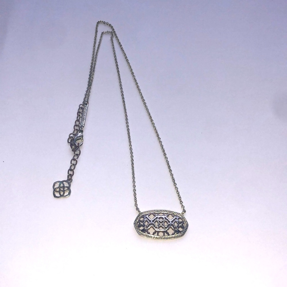 Kendra Scott necklace